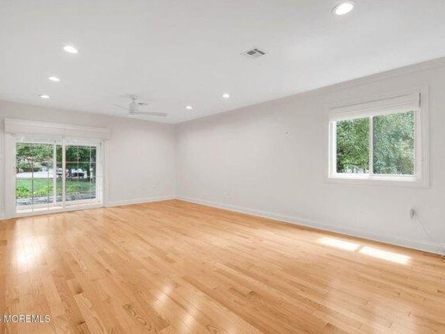 condo with 2 bedroom, Red Bank NJ ES105531983