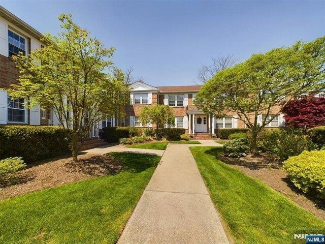 condo with 2 bedroom, Ridgewood NJ ES105610093