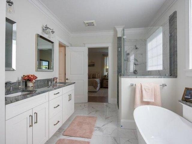 condo with 2 bedroom, Rochester MA ES105512561