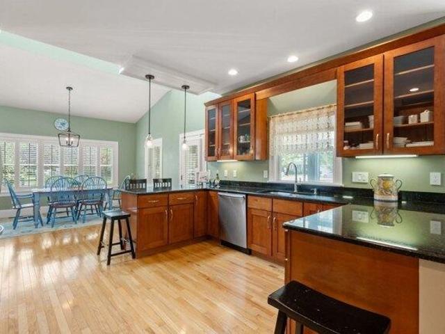 condo with 2 bedroom, Rochester MA ES105534597