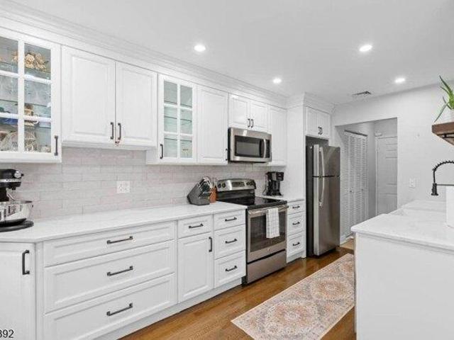 condo with 2 bedroom, Rutherford NJ ES105279513