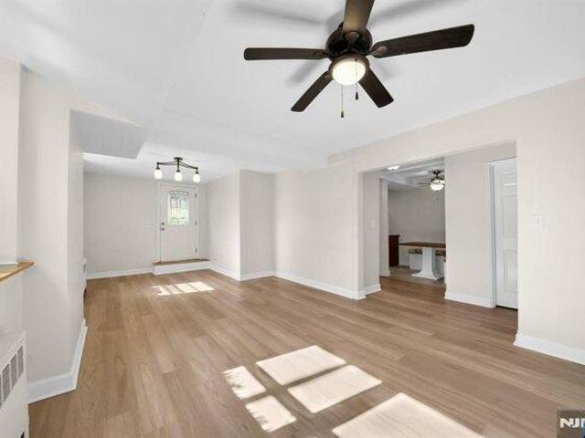 condo with 2 bedroom, Rutherford NJ ES105439849