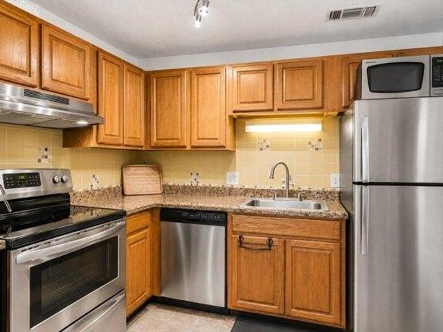 condo with 2 bedroom, Rutland MA ES105341085