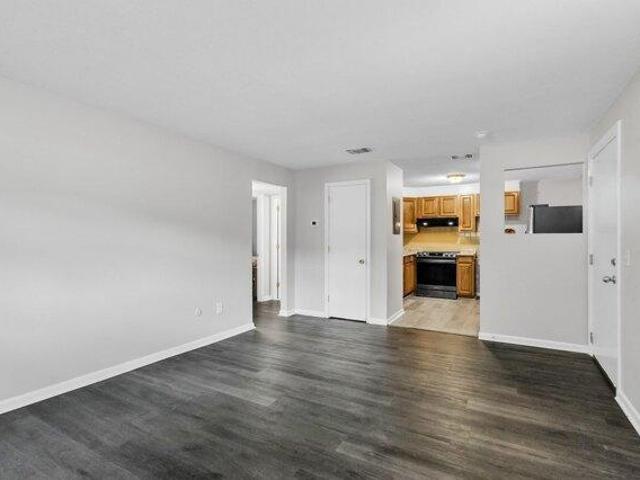 condo with 2 bedroom, Rutland MA ES105559556