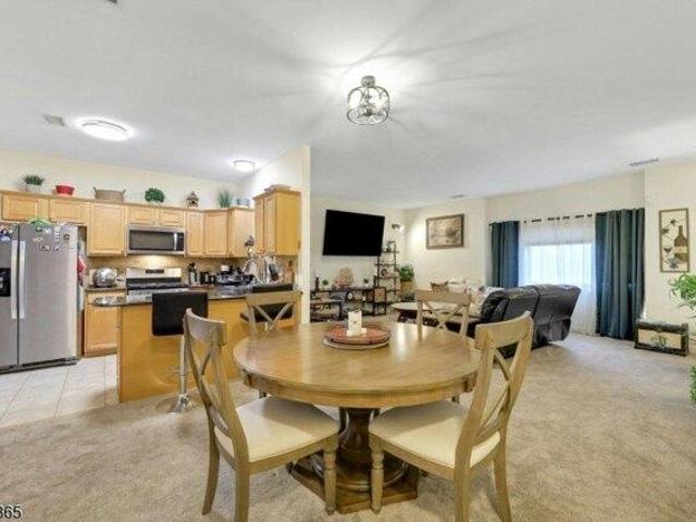 condo with 2 bedroom, Saddle Brook NJ ES105277439