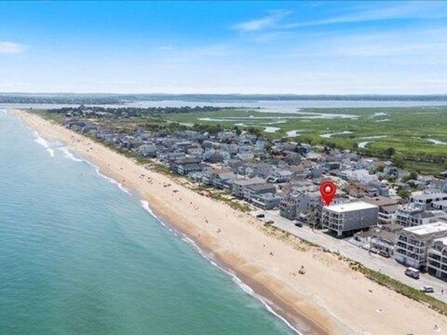 condo with 2 bedroom, Salisbury MA ES104444359