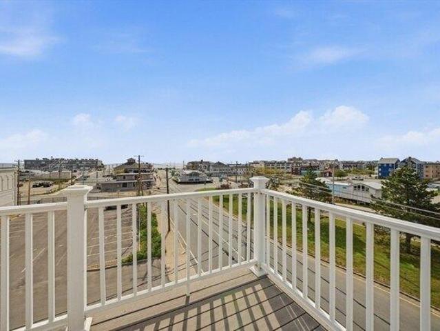condo with 2 bedroom, Salisbury MA ES104264088