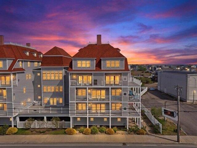 condo with 2 bedroom, Salisbury MA ES105402846