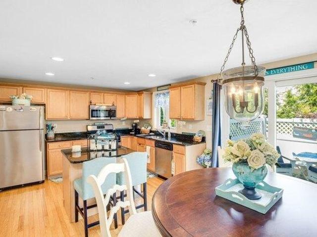 condo with 2 bedroom, Salisbury MA ES105511893