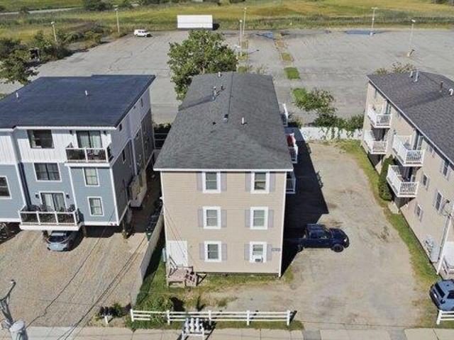 condo with 2 bedroom, Salisbury MA ES105383423