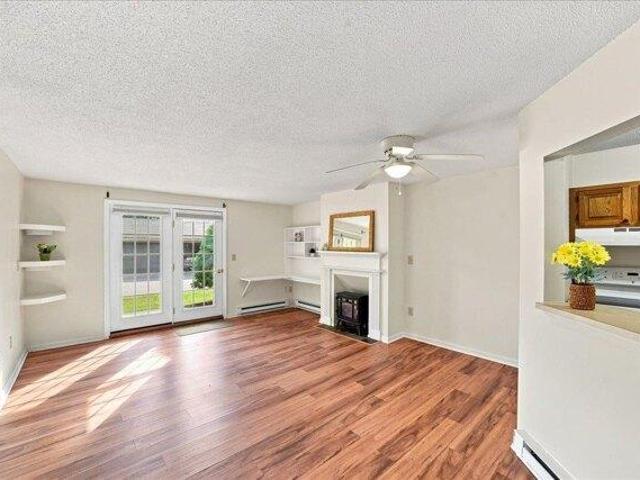 condo with 2 bedroom, Shelburne VT ES105478477