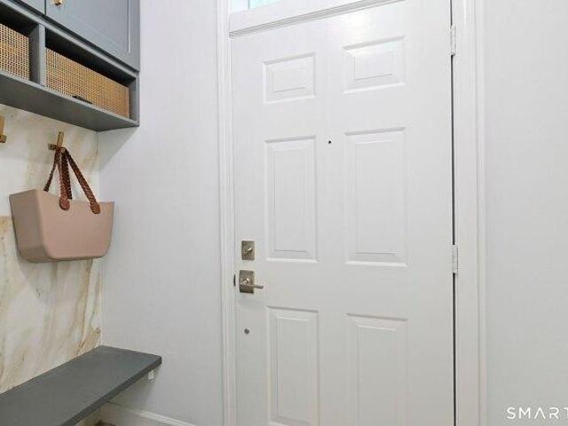condo with 2 bedroom, Shelton CT ES105414675
