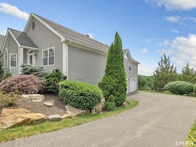 condo with 2 bedroom, Shelton CT ES105440600