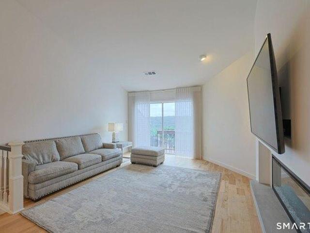 condo with 2 bedroom, Shelton CT ES105591784
