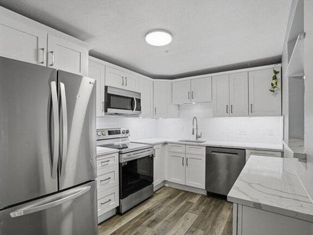 condo with 2 bedroom, Shrewsbury MA ES105240751