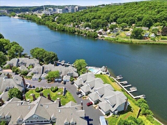 condo with 2 bedroom, Shrewsbury MA ES105242462