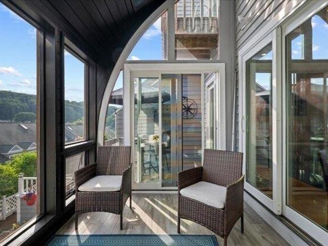 condo with 2 bedroom, Shrewsbury MA ES105425413
