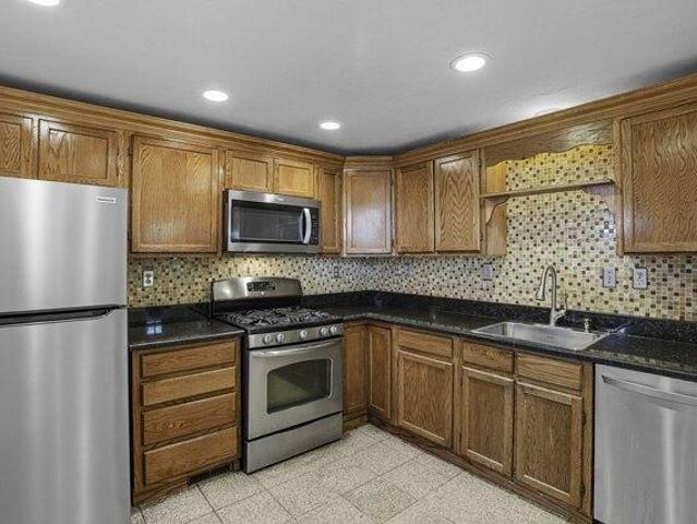 condo with 2 bedroom, Shrewsbury MA ES105438677