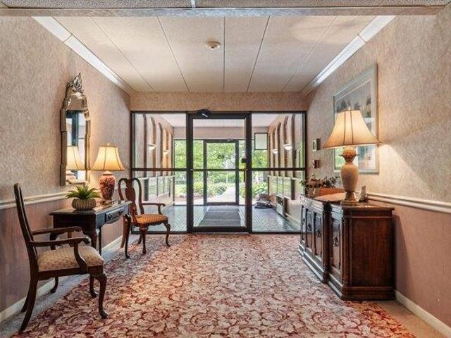 condo with 2 bedroom, Shrewsbury MA ES105478858