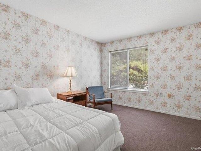 condo with 2 bedroom, Somers NY ES105292492