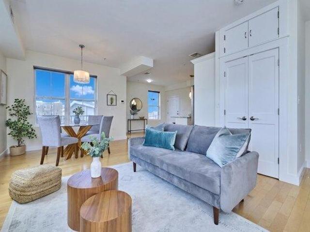 condo with 2 bedroom, Somerville MA ES105366000