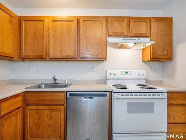 condo with 2 bedroom, South Windsor CT ES105293892