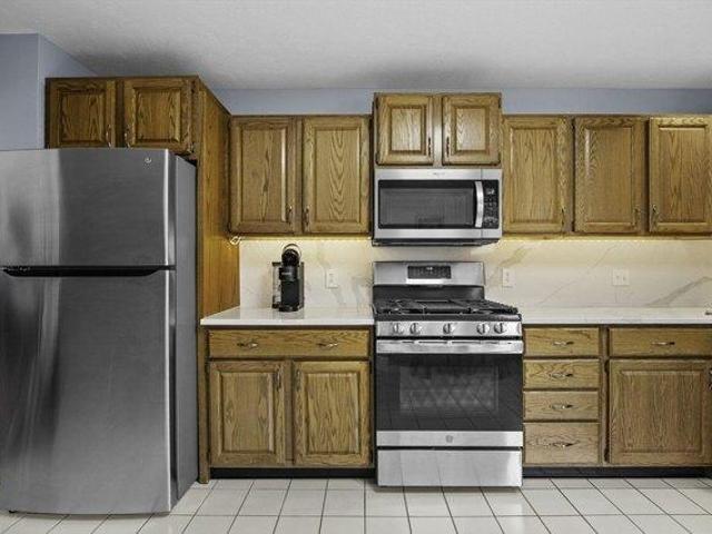 condo with 2 bedroom, South Hadley MA ES105292198
