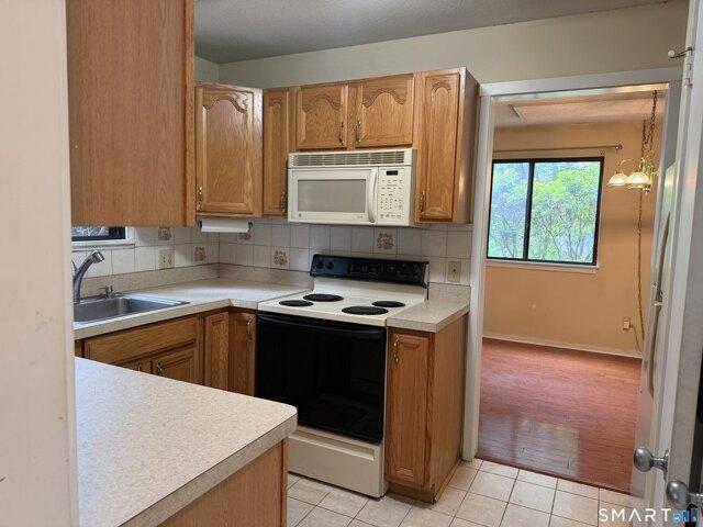 condo with 2 bedroom, Southbury CT ES104811266