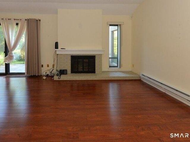 condo with 2 bedroom, Southbury CT ES105423314