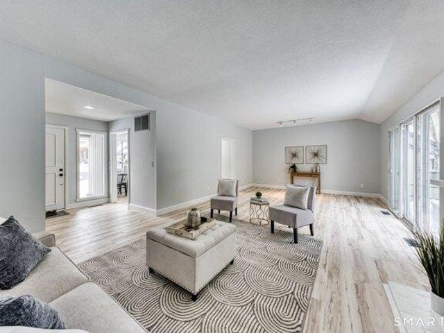 condo with 2 bedroom, Southbury CT ES105438970