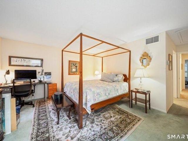 condo with 2 bedroom, Southbury CT ES105438083