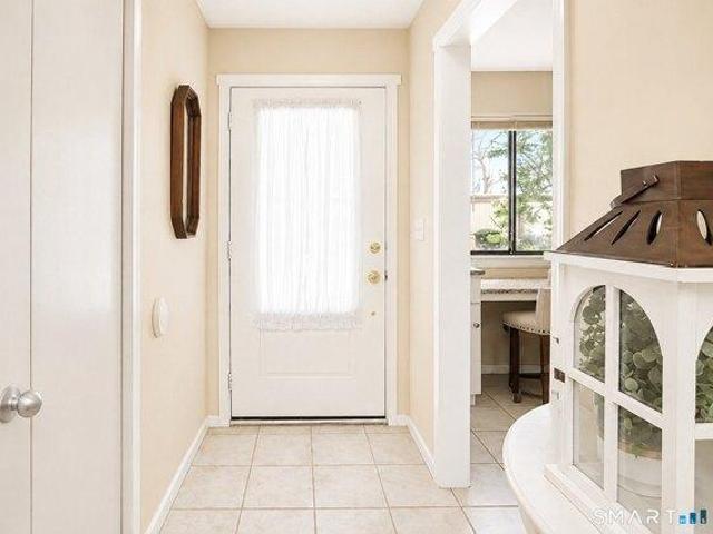 condo with 2 bedroom, Southbury CT ES105441215