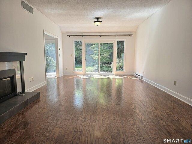 condo with 2 bedroom, Southbury CT ES105549620
