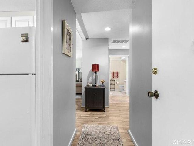 condo with 2 bedroom, Southbury CT ES105561981