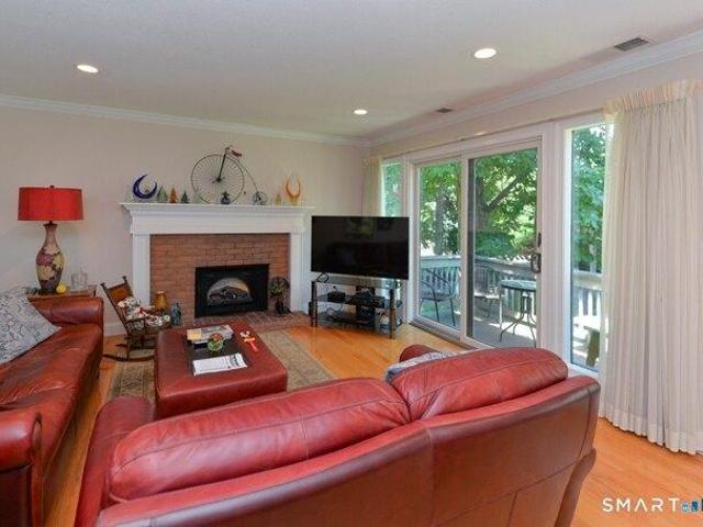 condo with 2 bedroom, Southbury CT ES105575662