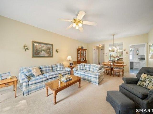 condo with 2 bedroom, Southbury CT ES105576511