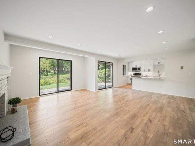 condo with 2 bedroom, Southbury CT ES105678116