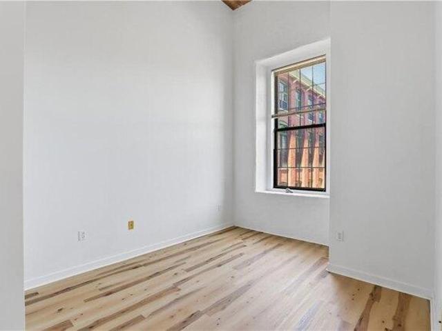 condo with 2 bedroom, Smithfield RI ES105589949