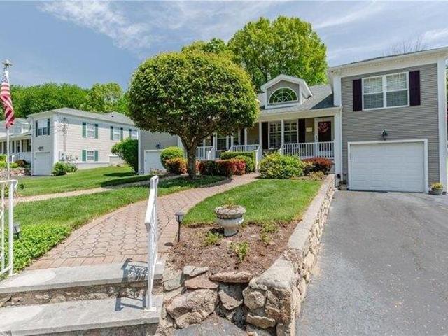 condo with 2 bedroom, Smithfield RI ES105610147