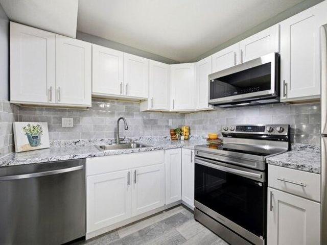 condo with 2 bedroom, Springfield MA ES105578847