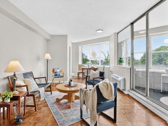 condo with 2 bedroom, Springfield MA ES105536927