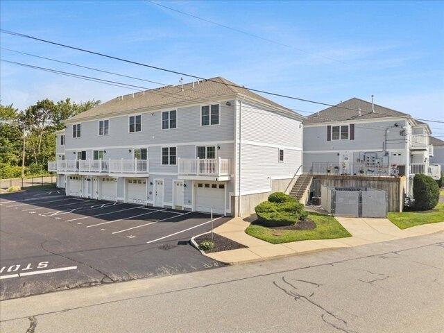 condo with 2 bedroom, Swansea MA ES105427395