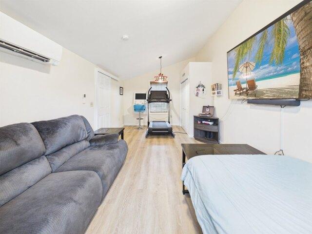 condo with 2 bedroom, Swanzey NH ES105368626