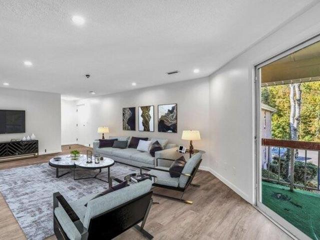 condo with 2 bedroom, Stoughton MA ES105575469
