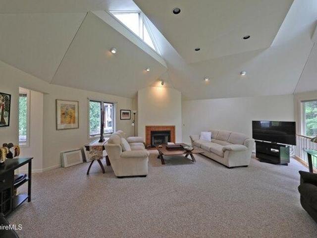 condo with 2 bedroom, Stockbridge MA ES105385627