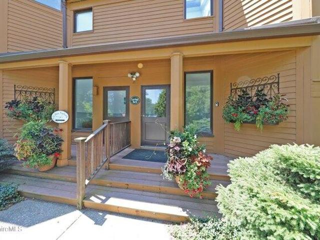 condo with 2 bedroom, Stockbridge MA ES105330470