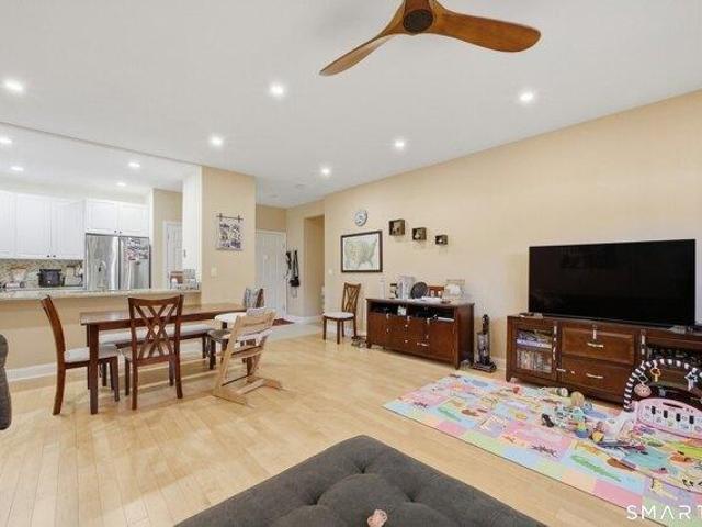 condo with 2 bedroom, Stamford CT ES105557965