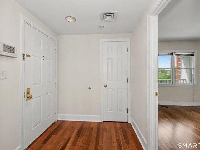 condo with 2 bedroom, Stamford CT ES105512215
