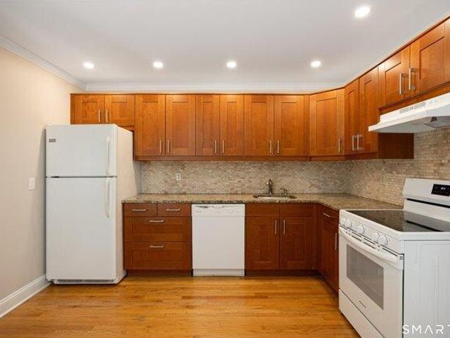 condo with 2 bedroom, Stamford CT ES105632723