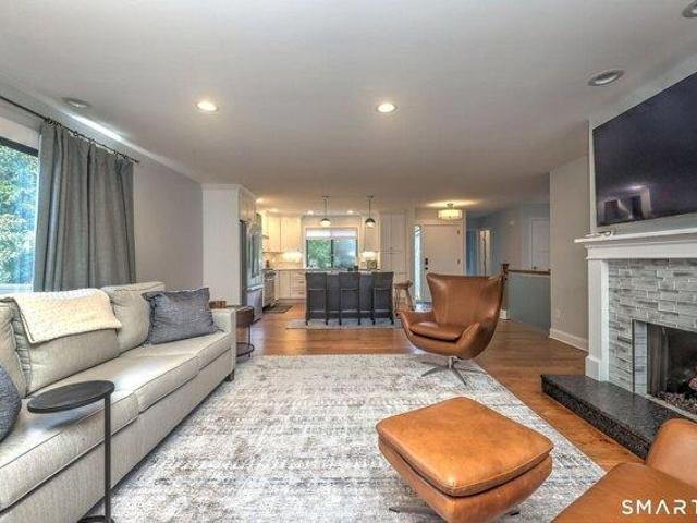 condo with 2 bedroom, Stratford CT ES105441275